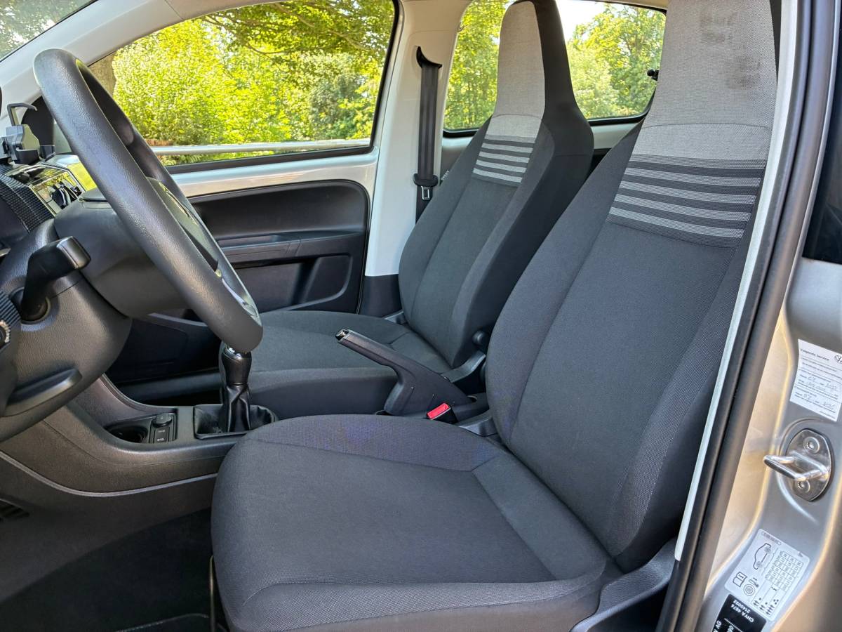 Volkswagen up! Volkswagen Up! 1.0 BMT move up! | 5-Deurs + Airco nu € 5.450,-!!!