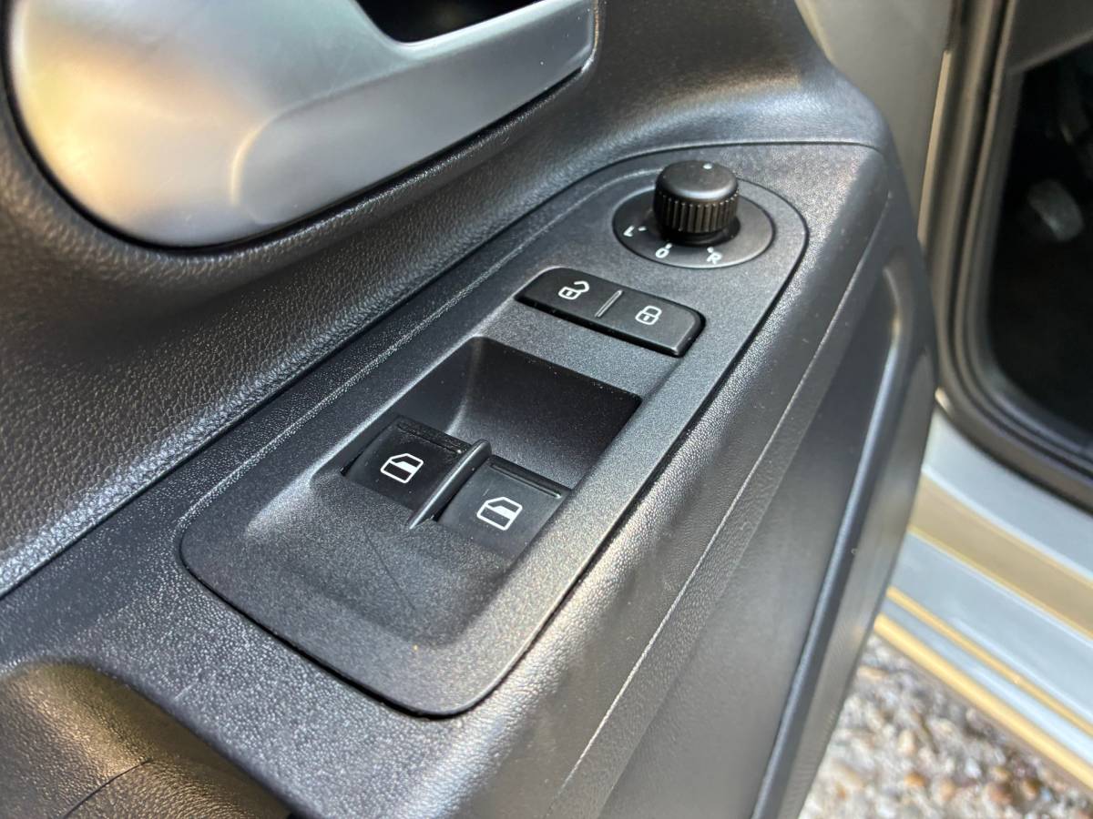 Volkswagen up! Volkswagen Up! 1.0 BMT move up! | 5-Deurs + Airco nu € 5.450,-!!!