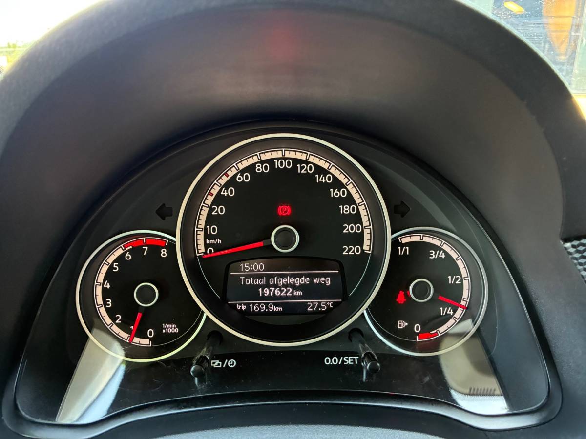 Volkswagen up! Volkswagen Up! 1.0 BMT move up! | 5-Deurs + Airco nu € 5.450,-!!!