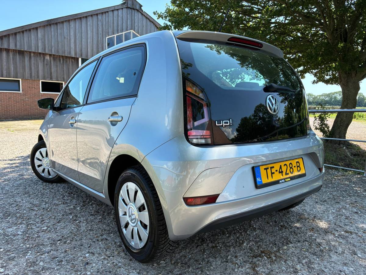 Volkswagen up! Volkswagen Up! 1.0 BMT move up! | 5-Deurs + Airco nu € 5.450,-!!!