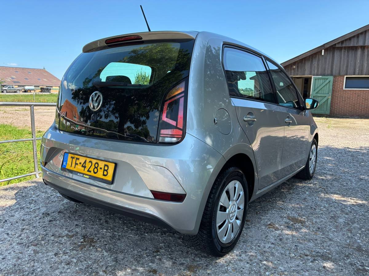 Volkswagen up! Volkswagen Up! 1.0 BMT move up! | 5-Deurs + Airco nu € 5.450,-!!!