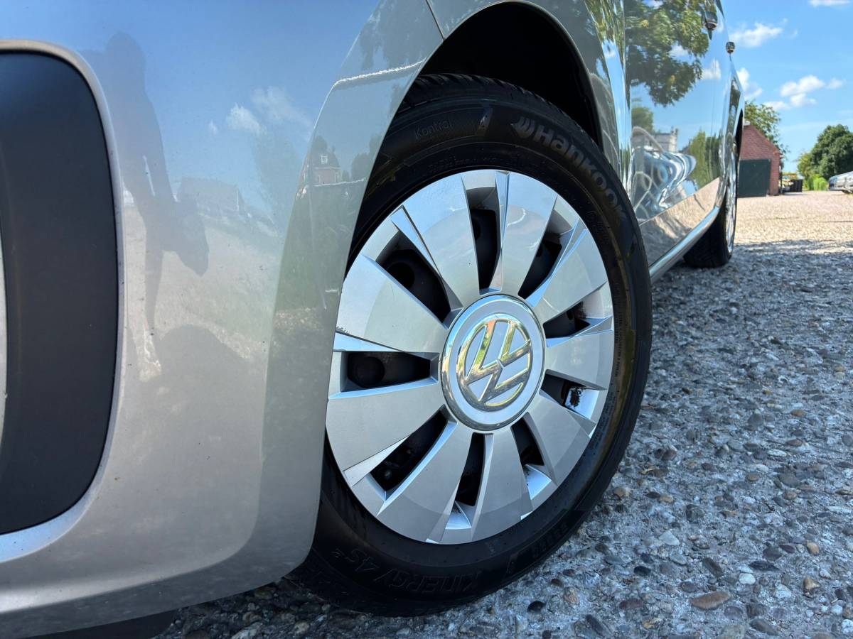 Volkswagen up! Volkswagen Up! 1.0 BMT move up! | 5-Deurs + Airco nu € 5.450,-!!!