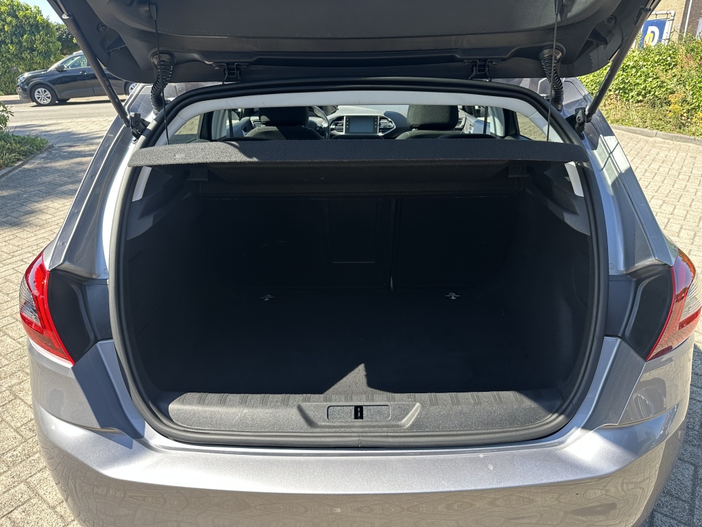 Peugeot 308 Peugeot 308 1.2 blue lease Executive | CarPlay | Navi | PDC V+A |
