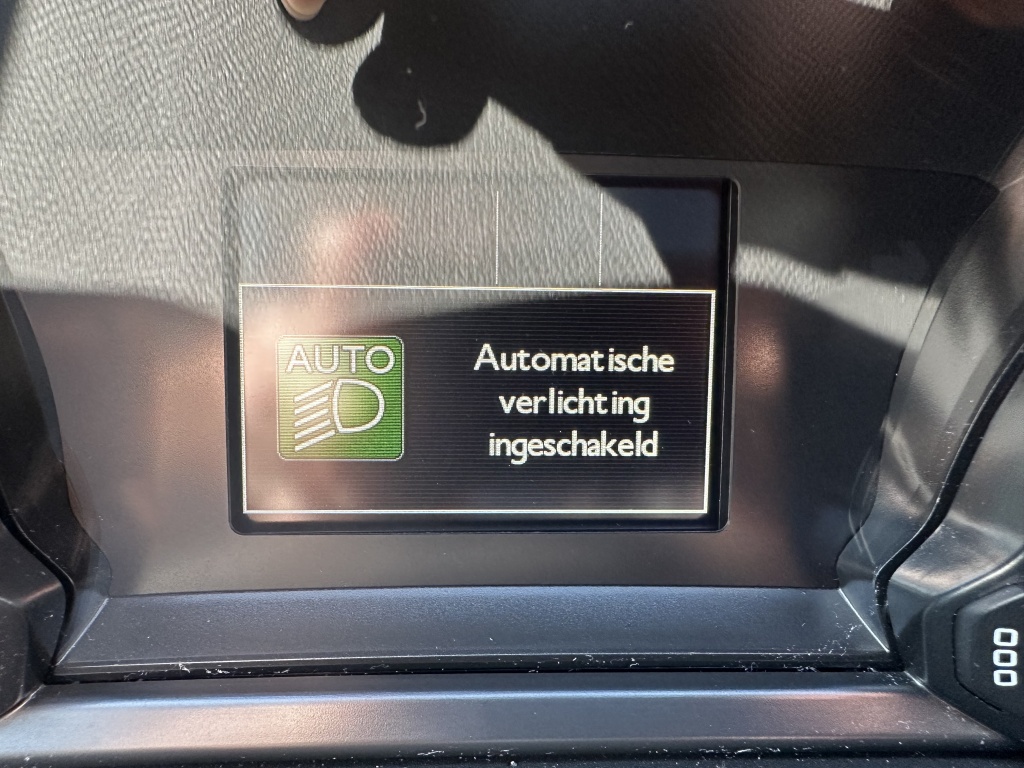 Peugeot 308 Peugeot 308 1.2 blue lease Executive | CarPlay | Navi | PDC V+A |