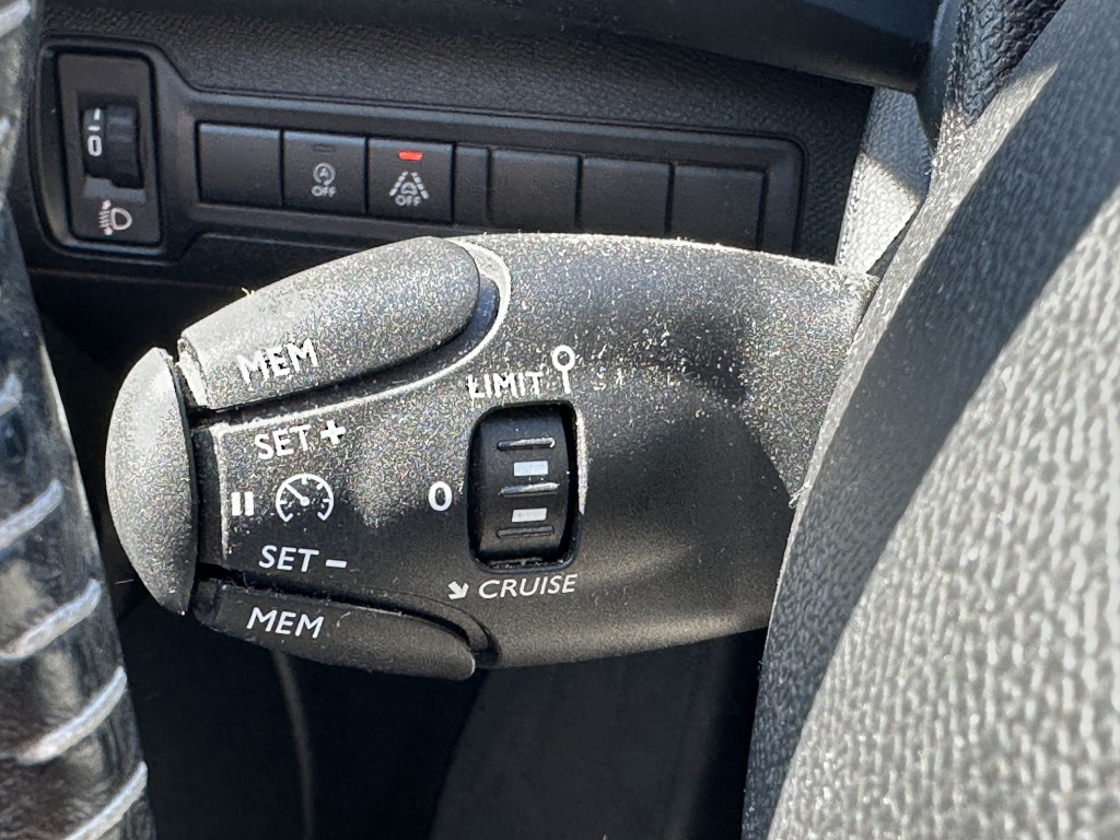 Peugeot 308 Peugeot 308 1.2 blue lease Executive | CarPlay | Navi | PDC V+A |