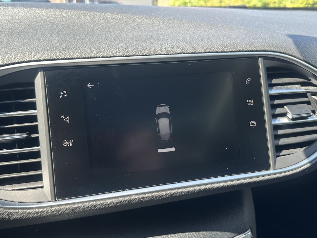 Peugeot 308 Peugeot 308 1.2 blue lease Executive | CarPlay | Navi | PDC V+A |