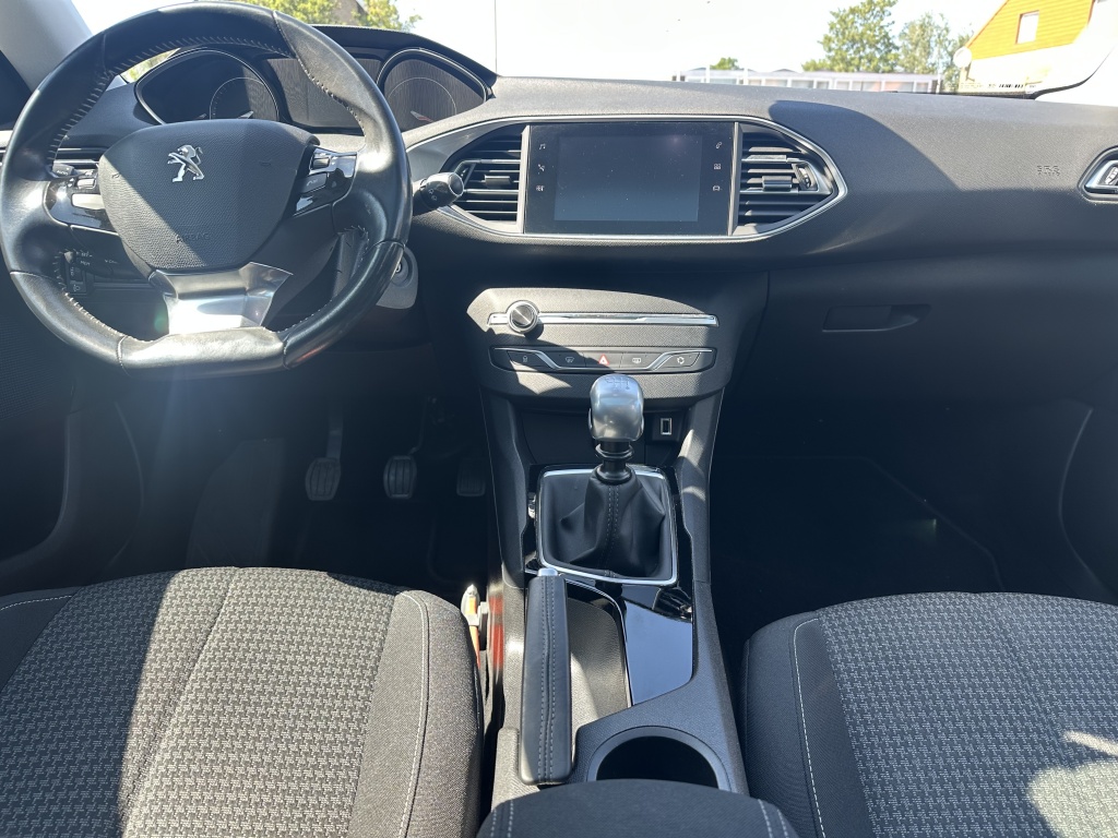 Peugeot 308 Peugeot 308 1.2 blue lease Executive | CarPlay | Navi | PDC V+A |