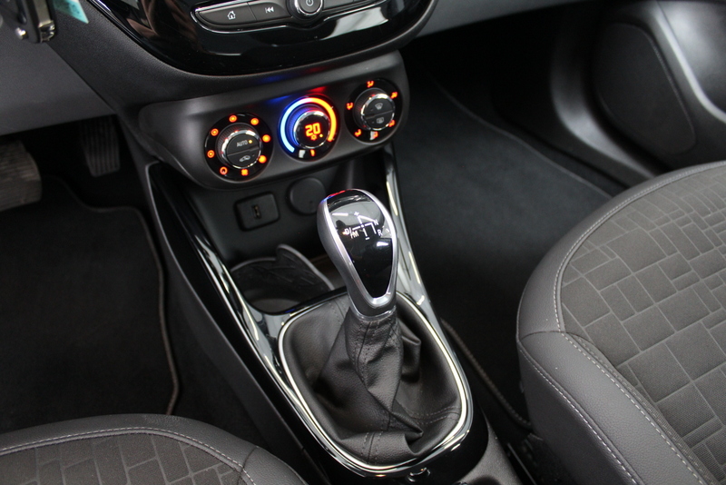 Opel Corsa Opel Corsa 1.4 Online Edition 90PK, AUTOMAAT | RIJKLAAR | DEELS LEER | CARPLAY | CRUISE CONTROLE