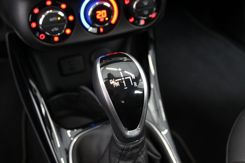 Opel Corsa Opel Corsa 1.4 Online Edition 90PK, AUTOMAAT | RIJKLAAR | DEELS LEER | CARPLAY | CRUISE CONTROLE