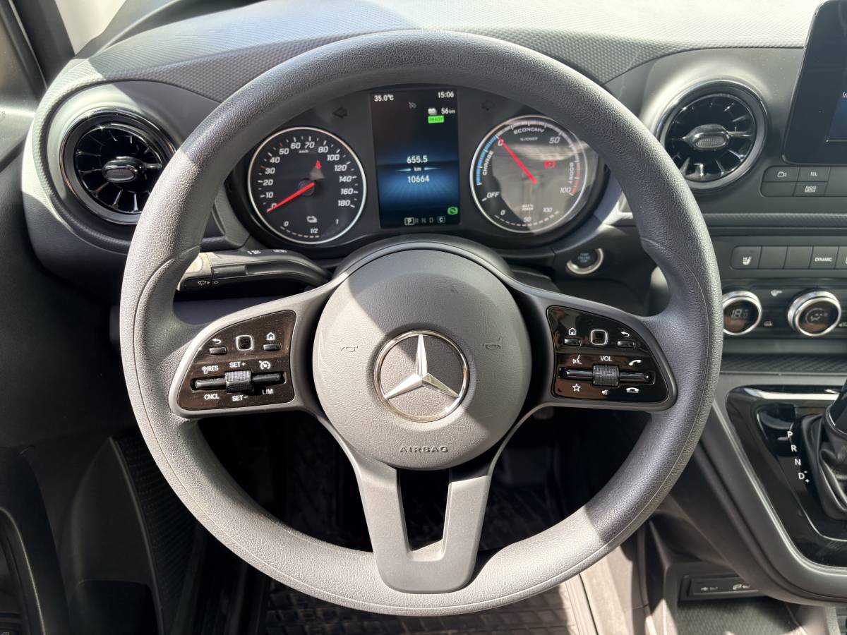 Mercedes-Benz eCitan Mercedes-Benz eCitan 112 51kWh L2 284 WLTP 98% (SOH) Camera MBUX Trekhaak 75kW Snelladen Apple Carplay Cruise Control