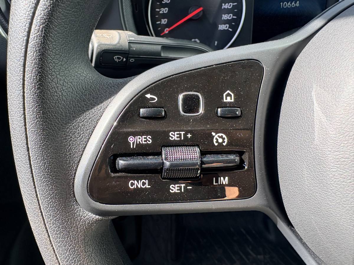 Mercedes-Benz eCitan Mercedes-Benz eCitan 112 51kWh L2 284 WLTP 98% (SOH) Camera MBUX Trekhaak 75kW Snelladen Apple Carplay Cruise Control