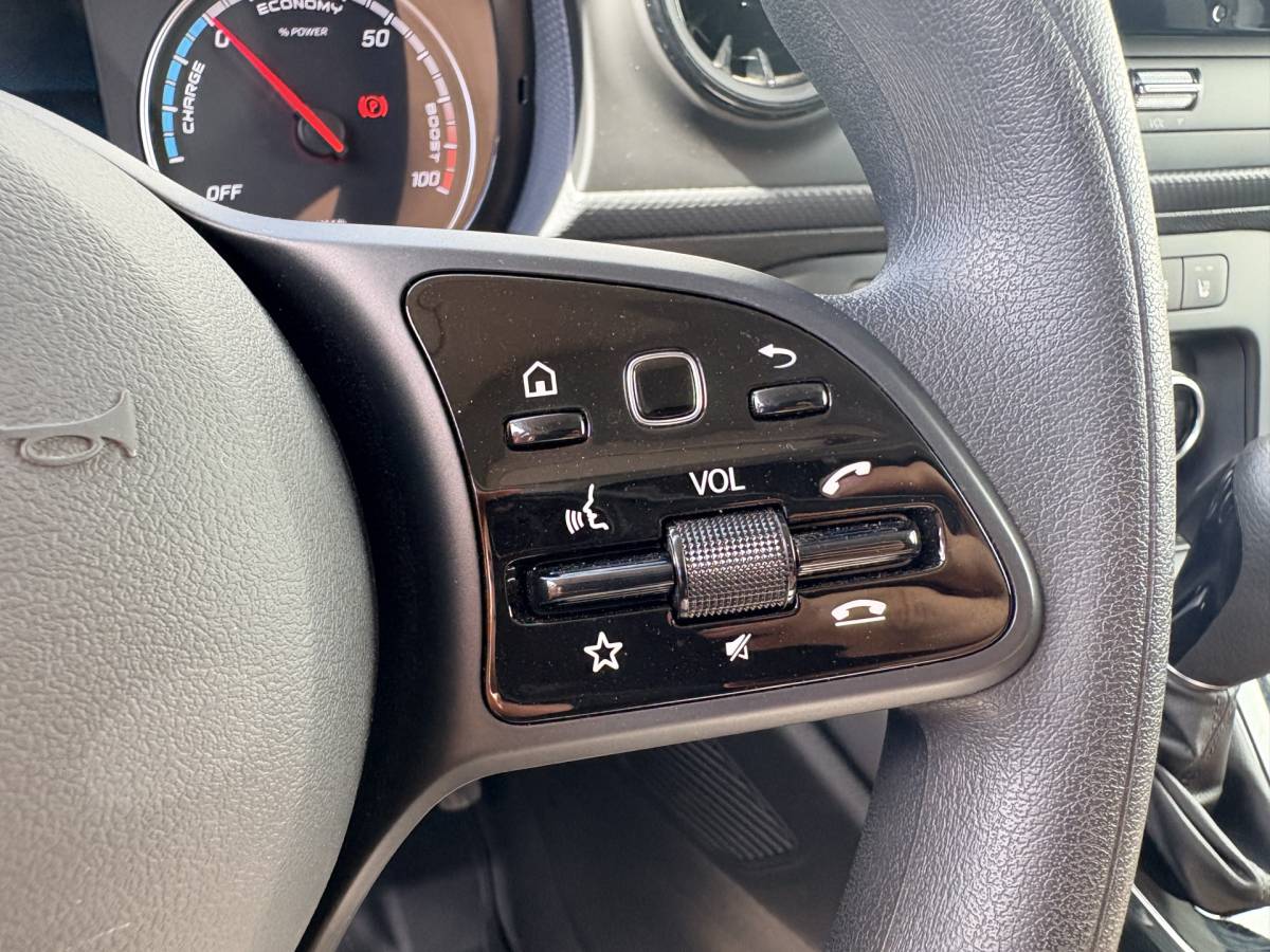 Mercedes-Benz eCitan Mercedes-Benz eCitan 112 51kWh L2 284 WLTP 98% (SOH) Camera MBUX Trekhaak 75kW Snelladen Apple Carplay Cruise Control