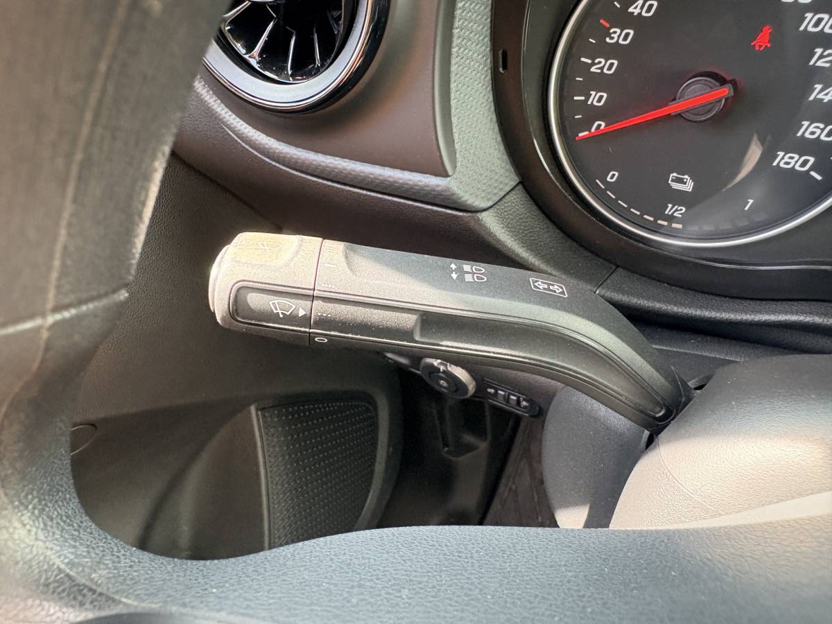 Mercedes-Benz eCitan Mercedes-Benz eCitan 112 51kWh L2 284 WLTP 98% (SOH) Camera MBUX Trekhaak 75kW Snelladen Apple Carplay Cruise Control