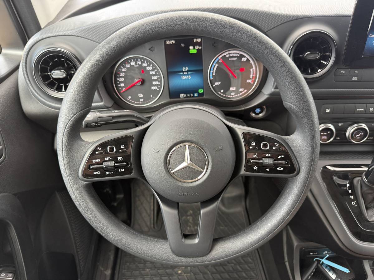 Mercedes-Benz eCitan Mercedes-Benz eCitan 112 51kWh L2 284 WLTP 98% (SOH) Camera MBUX Trekhaak 75kW Snelladen Apple Carplay Cruise Control