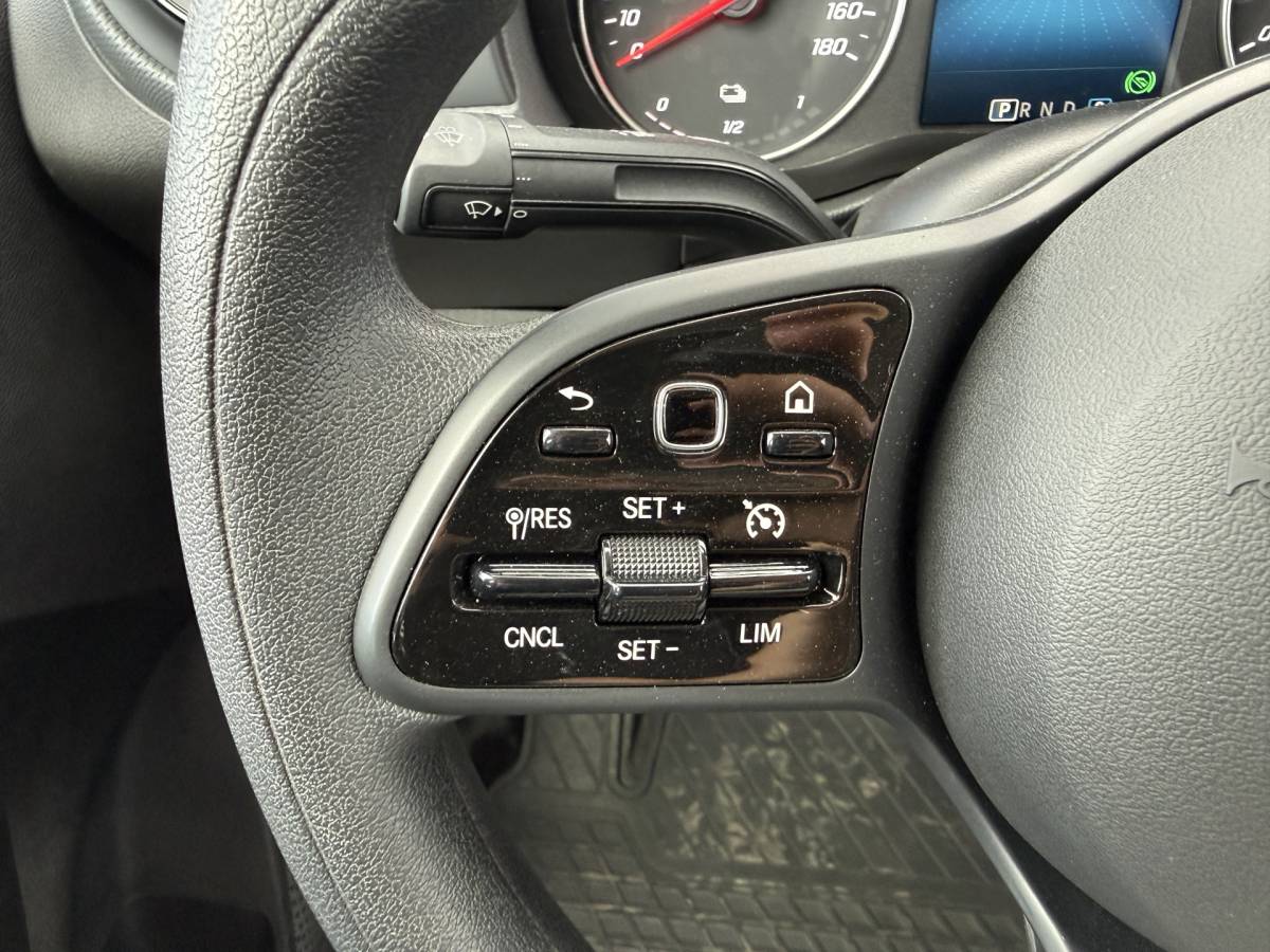Mercedes-Benz eCitan Mercedes-Benz eCitan 112 51kWh L2 284 WLTP 98% (SOH) Camera MBUX Trekhaak 75kW Snelladen Apple Carplay Cruise Control