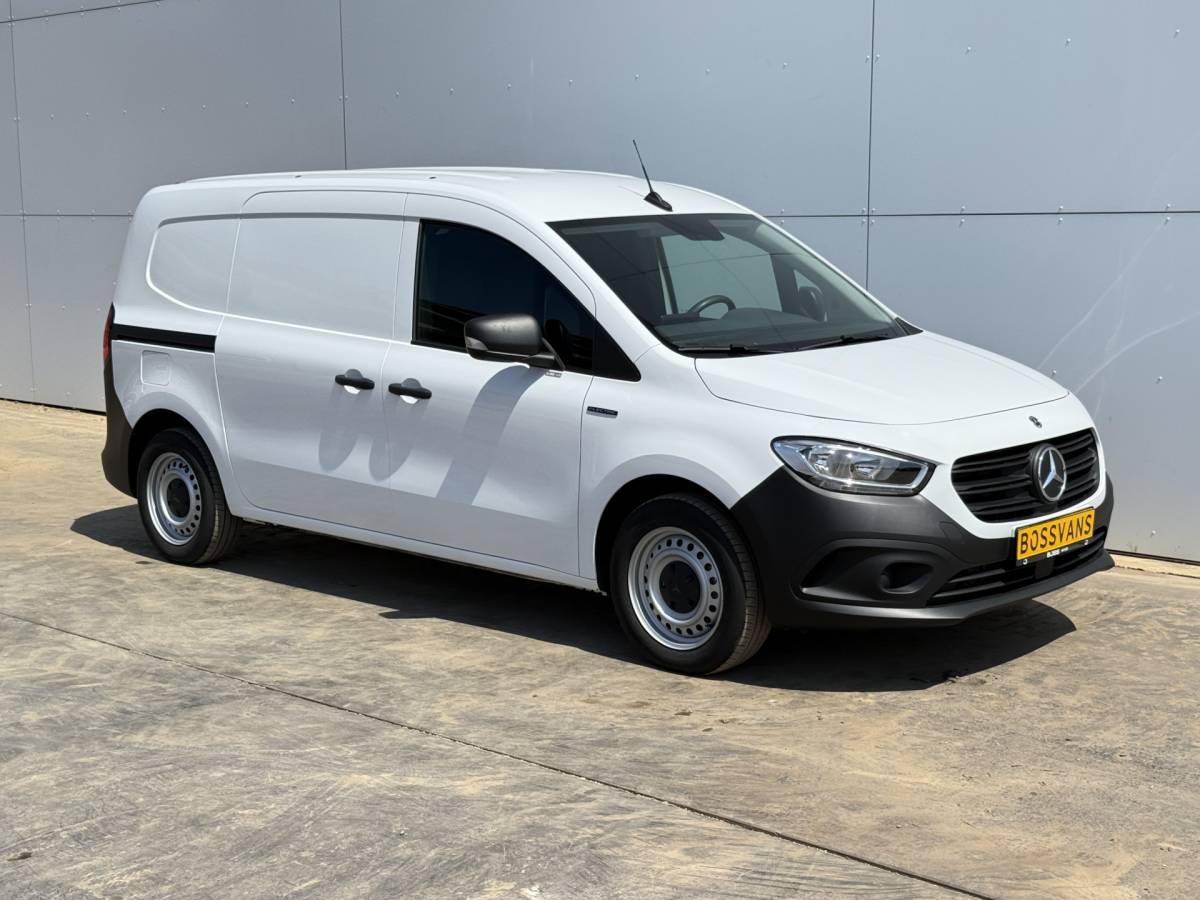 Mercedes-Benz eCitan Mercedes-Benz eCitan 112 51kWh L2 284 WLTP 98% (SOH) Camera MBUX Trekhaak 75kW Snelladen Apple Carplay Cruise Control