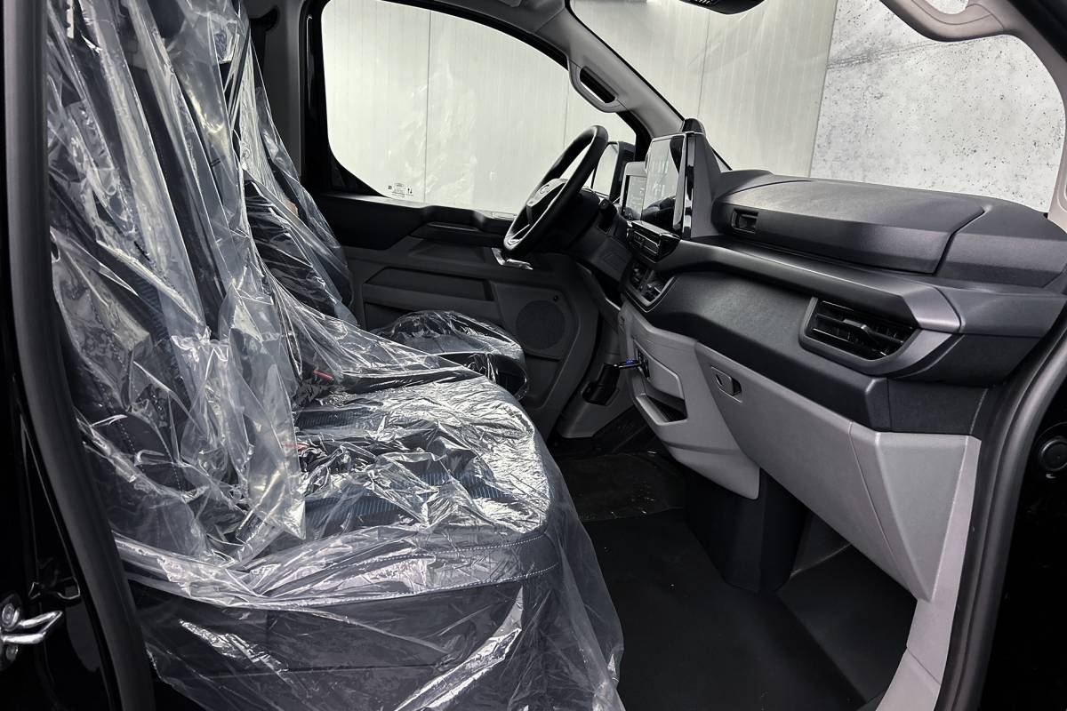 Ford  Ford E-Custom 340 L2 71KWh Sport | 2x schuifdeur | 3-zitplaatsen | Stoelverwarming