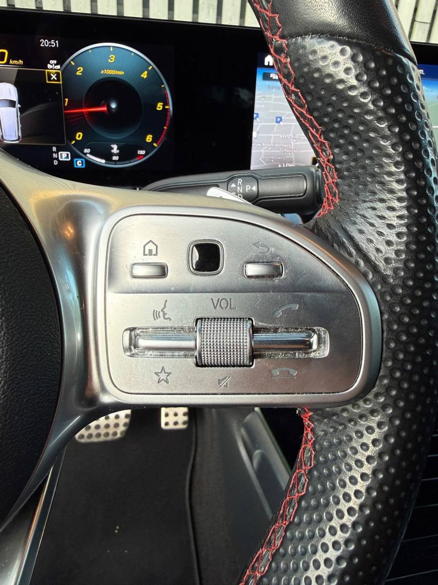 Mercedes-Benz GLB Mercedes-Benz GLB 200 D / Grijs kenteken / AMG Line