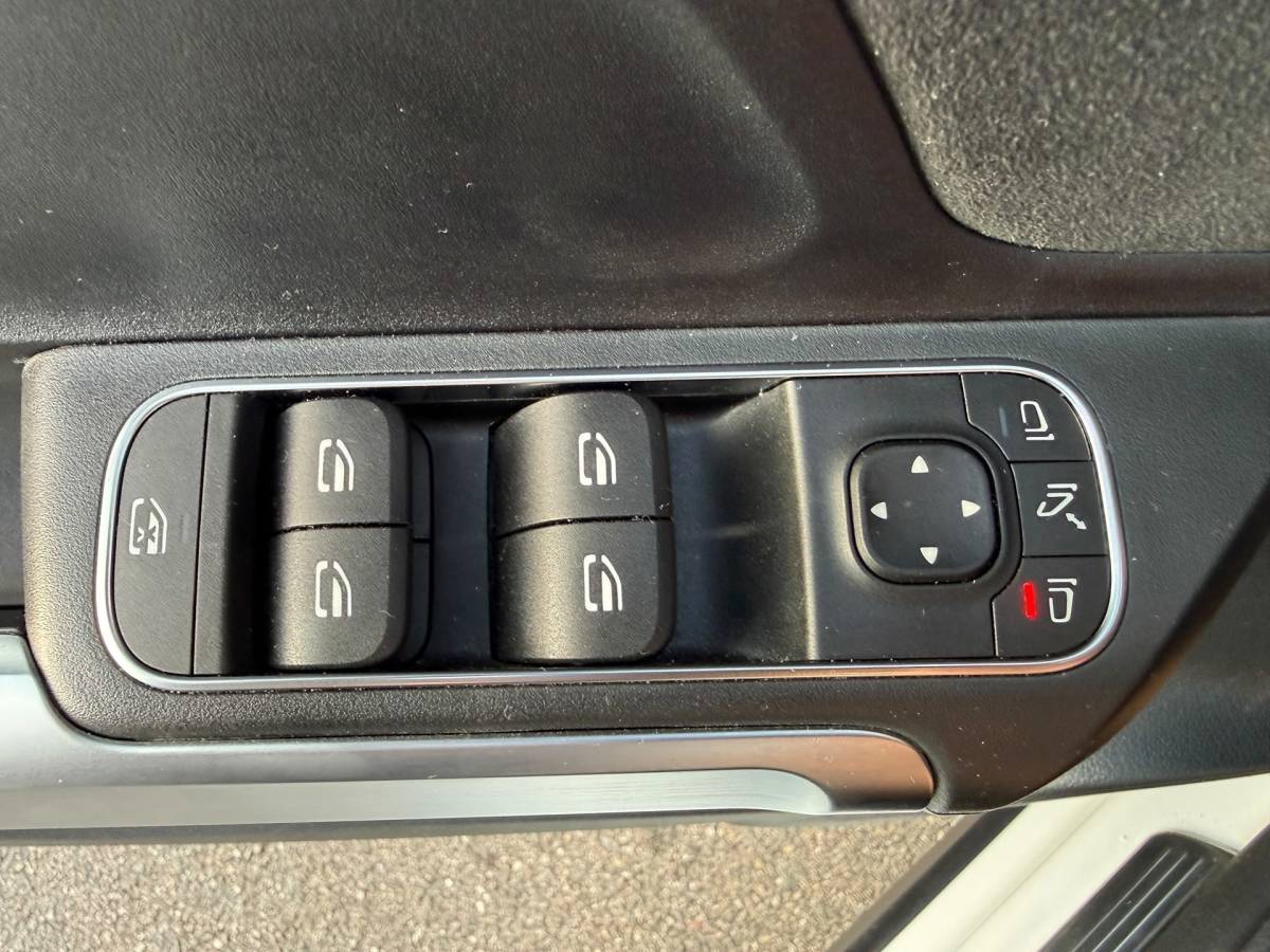 Mercedes-Benz GLB Mercedes-Benz GLB 200 D / Grijs kenteken / AMG Line