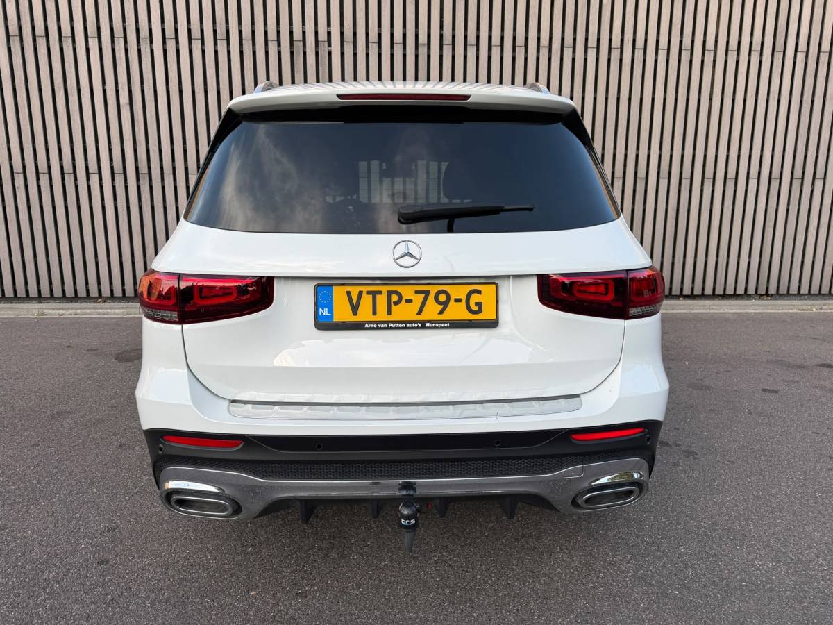 Mercedes-Benz GLB Mercedes-Benz GLB 200 D / Grijs kenteken / AMG Line