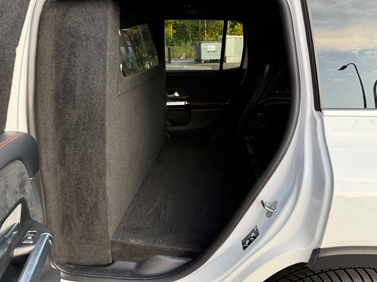 Mercedes-Benz GLB Mercedes-Benz GLB 200 D / Grijs kenteken / AMG Line