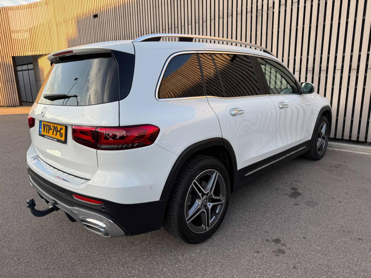 Mercedes-Benz GLB Mercedes-Benz GLB 200 D / Grijs kenteken / AMG Line