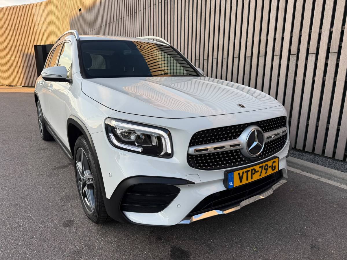 Mercedes-Benz GLB Mercedes-Benz GLB 200 D / Grijs kenteken / AMG Line