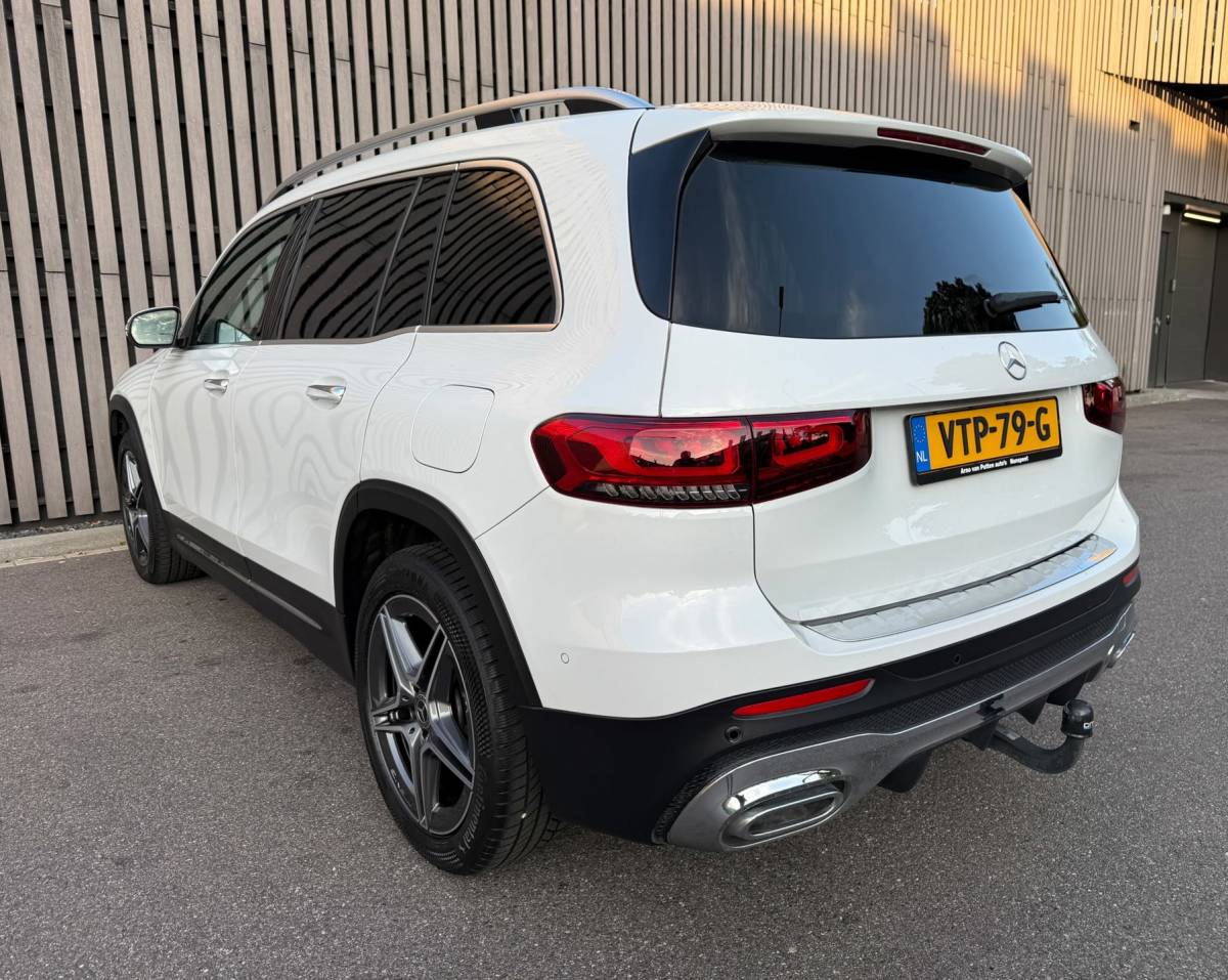 Mercedes-Benz GLB Mercedes-Benz GLB 200 D / Grijs kenteken / AMG Line
