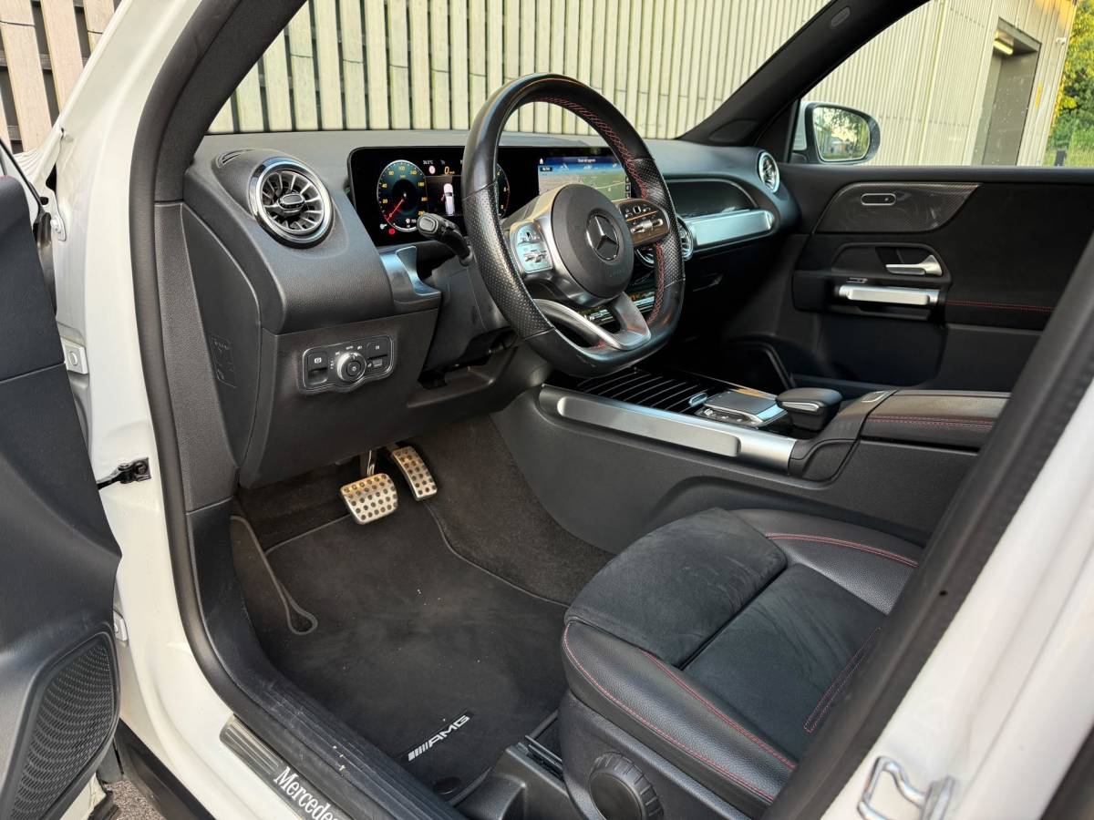 Mercedes-Benz GLB Mercedes-Benz GLB 200 D / Grijs kenteken / AMG Line