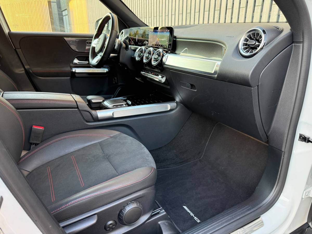 Mercedes-Benz GLB Mercedes-Benz GLB 200 D / Grijs kenteken / AMG Line
