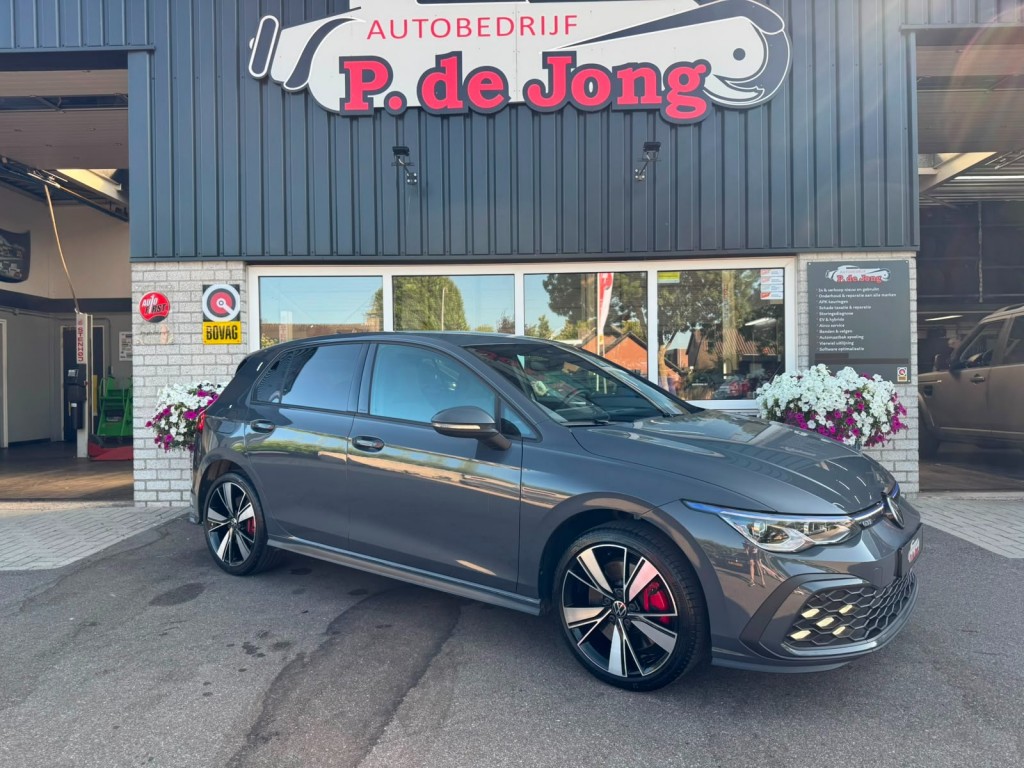 Volkswagen Golf Volkswagen Golf 1.4 GTE SOH 97% IQ-light Mistlampen Blindspot Sfeerverlichting Stoelverwarming Carplay Erg netjes!