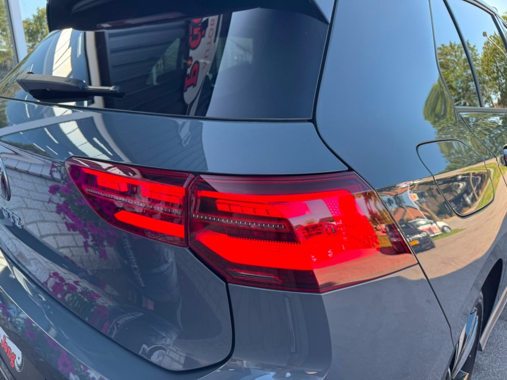Volkswagen Golf Volkswagen Golf 1.4 GTE SOH 97% IQ-light Mistlampen Blindspot Sfeerverlichting Stoelverwarming Carplay Erg netjes!