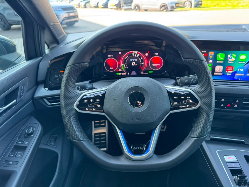 Volkswagen Golf Volkswagen Golf 1.4 GTE SOH 97% IQ-light Mistlampen Blindspot Sfeerverlichting Stoelverwarming Carplay Erg netjes!
