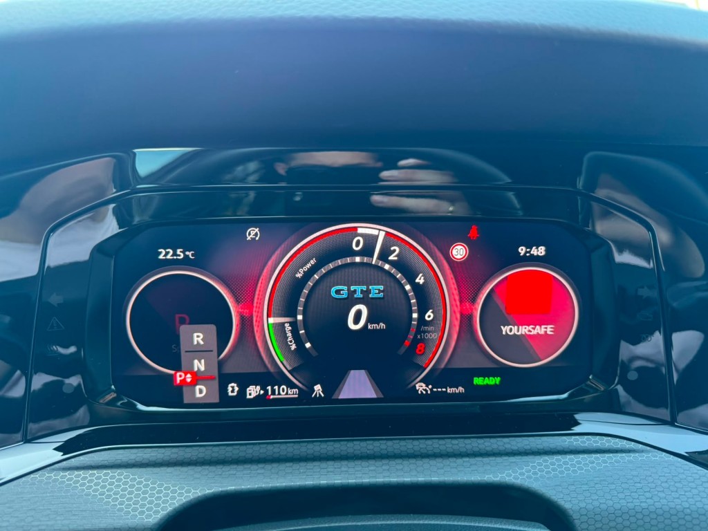 Volkswagen Golf Volkswagen Golf 1.4 GTE SOH 97% IQ-light Mistlampen Blindspot Sfeerverlichting Stoelverwarming Carplay Erg netjes!