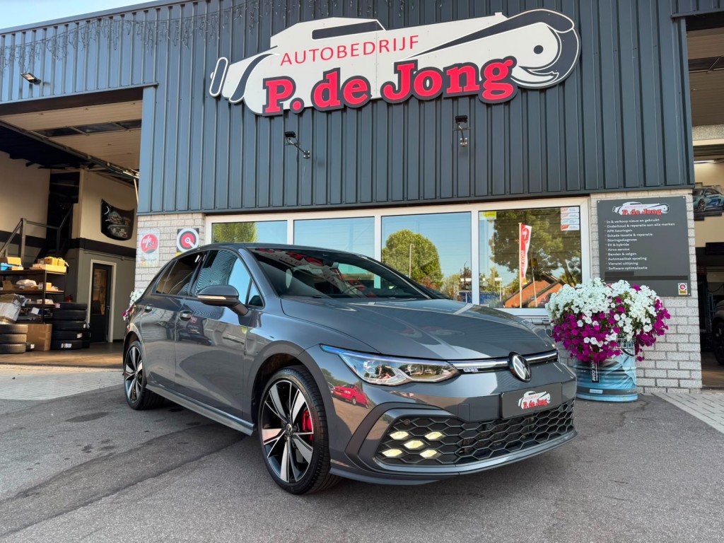 Volkswagen Golf Volkswagen Golf 1.4 GTE SOH 97% IQ-light Mistlampen Blindspot Sfeerverlichting Stoelverwarming Carplay Erg netjes!