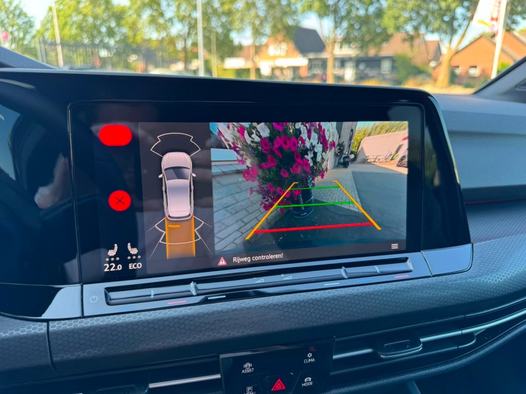 Volkswagen Golf Volkswagen Golf 1.4 GTE SOH 97% IQ-light Mistlampen Blindspot Sfeerverlichting Stoelverwarming Carplay Erg netjes!