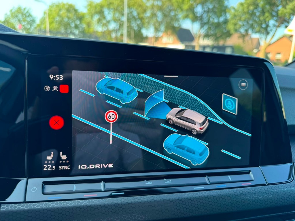 Volkswagen Golf Volkswagen Golf 1.4 GTE SOH 97% IQ-light Mistlampen Blindspot Sfeerverlichting Stoelverwarming Carplay Erg netjes!