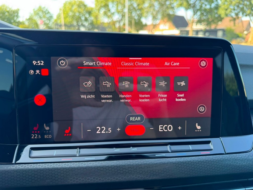 Volkswagen Golf Volkswagen Golf 1.4 GTE SOH 97% IQ-light Mistlampen Blindspot Sfeerverlichting Stoelverwarming Carplay Erg netjes!