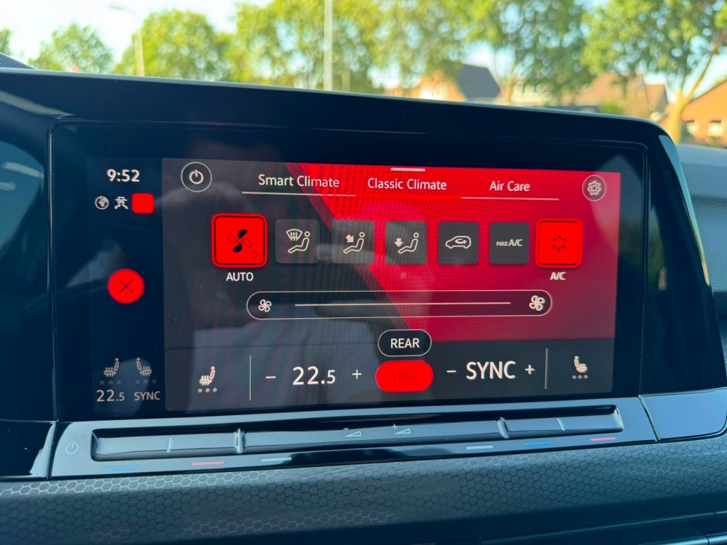 Volkswagen Golf Volkswagen Golf 1.4 GTE SOH 97% IQ-light Mistlampen Blindspot Sfeerverlichting Stoelverwarming Carplay Erg netjes!