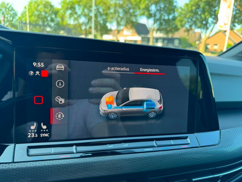 Volkswagen Golf Volkswagen Golf 1.4 GTE SOH 97% IQ-light Mistlampen Blindspot Sfeerverlichting Stoelverwarming Carplay Erg netjes!