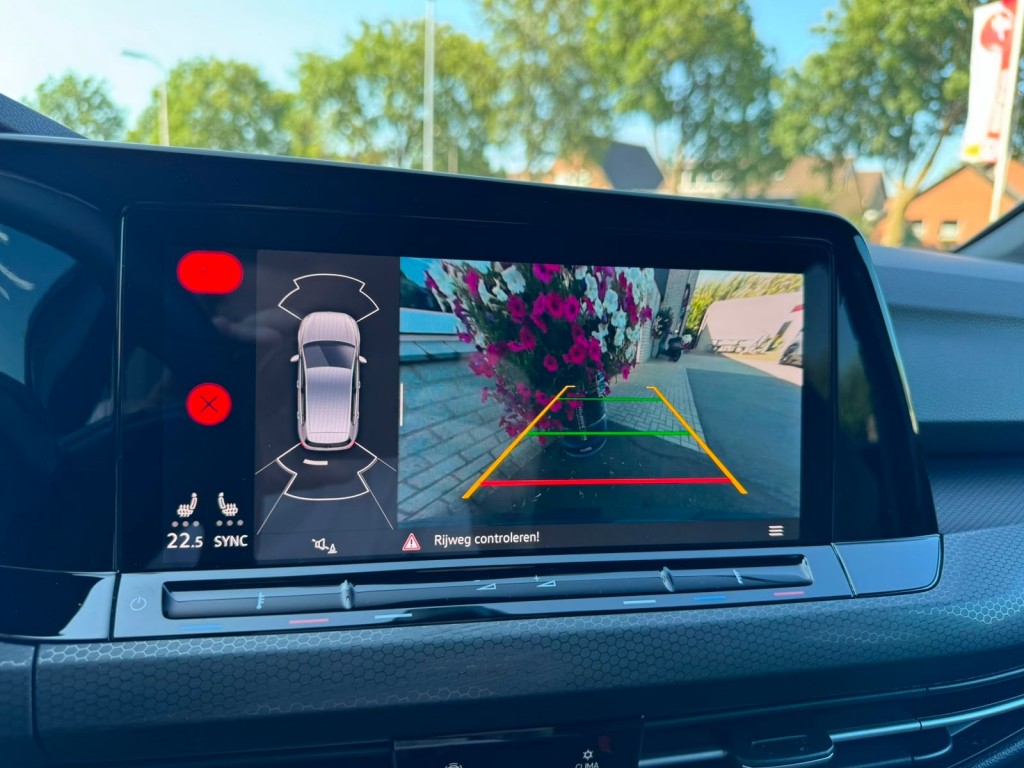 Volkswagen Golf Volkswagen Golf 1.4 GTE SOH 97% IQ-light Mistlampen Blindspot Sfeerverlichting Stoelverwarming Carplay Erg netjes!