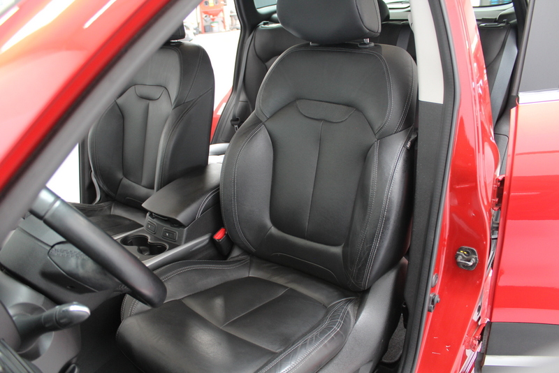 Renault Kadjar Renault Kadjar 1.2 TCe Intens 131PK, RIJKLAAR | LEER | STOELVERWARMING | NAVIGATIE | CLIMATE CONTROLE | TREKHAAK