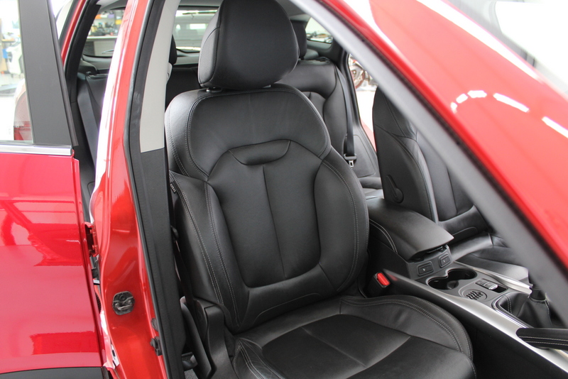 Renault Kadjar Renault Kadjar 1.2 TCe Intens 131PK, RIJKLAAR | LEER | STOELVERWARMING | NAVIGATIE | CLIMATE CONTROLE | TREKHAAK