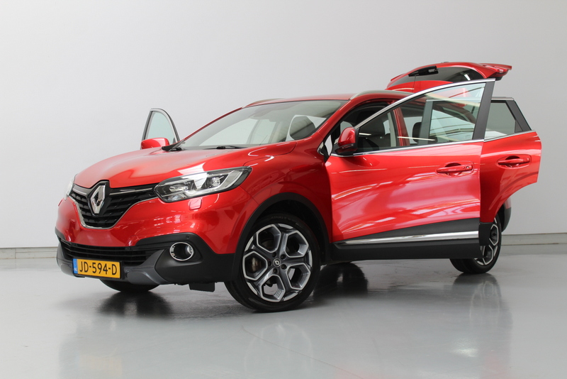 Renault Kadjar Renault Kadjar 1.2 TCe Intens 131PK, RIJKLAAR | LEER | STOELVERWARMING | NAVIGATIE | CLIMATE CONTROLE | TREKHAAK