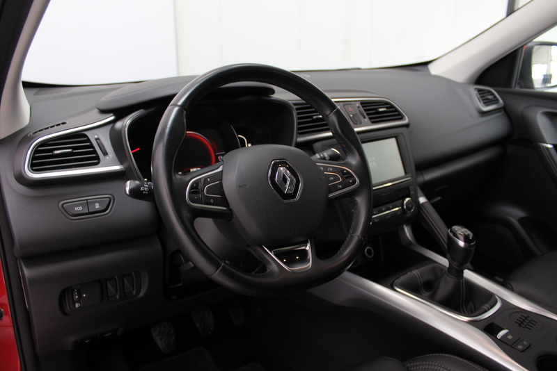 Renault Kadjar Renault Kadjar 1.2 TCe Intens 131PK, RIJKLAAR | LEER | STOELVERWARMING | NAVIGATIE | CLIMATE CONTROLE | TREKHAAK