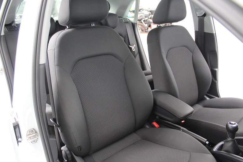 Audi A1 Sportback Audi A1 Sportback 1.0 TFSI Sport 96PK, RIJKLAAR | AIRCO | CRUISE CONTROLE | NAVIGATIE | PARKEERSENSOREN | BLUETOOTH