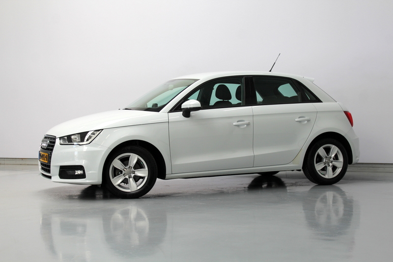 Audi A1 Sportback Audi A1 Sportback 1.0 TFSI Sport 96PK, RIJKLAAR | AIRCO | CRUISE CONTROLE | NAVIGATIE | PARKEERSENSOREN | BLUETOOTH