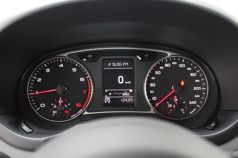 Audi A1 Sportback Audi A1 Sportback 1.0 TFSI Sport 96PK, RIJKLAAR | AIRCO | CRUISE CONTROLE | NAVIGATIE | PARKEERSENSOREN | BLUETOOTH