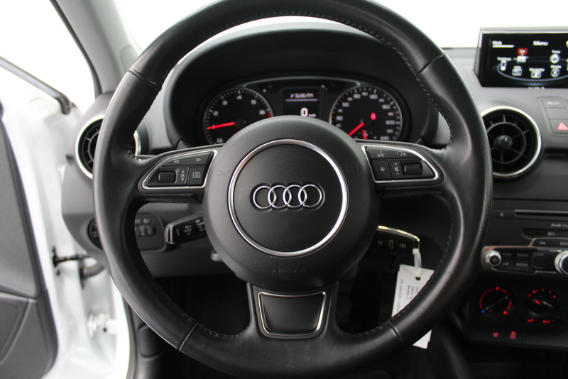 Audi A1 Sportback Audi A1 Sportback 1.0 TFSI Sport 96PK, RIJKLAAR | AIRCO | CRUISE CONTROLE | NAVIGATIE | PARKEERSENSOREN | BLUETOOTH