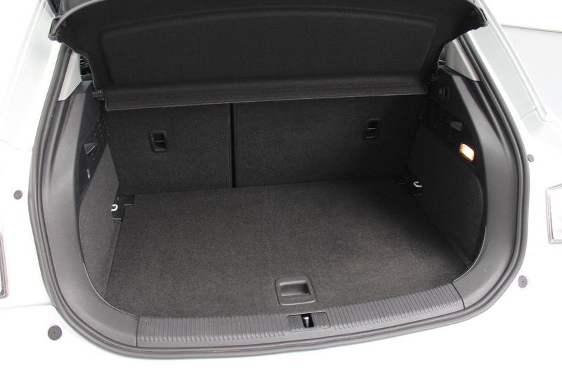 Audi A1 Sportback Audi A1 Sportback 1.0 TFSI Sport 96PK, RIJKLAAR | AIRCO | CRUISE CONTROLE | NAVIGATIE | PARKEERSENSOREN | BLUETOOTH